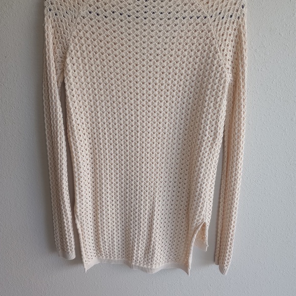 BCBG V-Neck Cream sweater - Picture 4 of 6